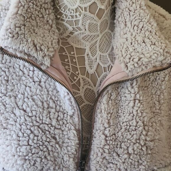 Miami  Cozy Pullover - Picture 3 of 10